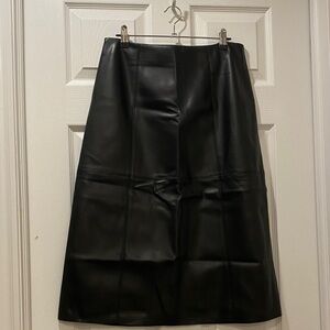 Contemporaine (Par Simons) Black Faux Leather A-Line Skirt - Size 6